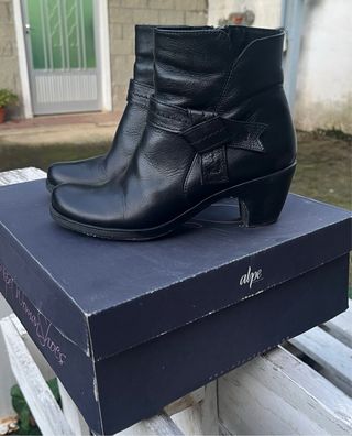 Botines Alpe negros piel tacón