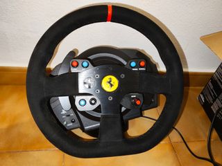 THRUSTMASTER T300 Ferrari Integral Alcántara