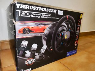 THRUSTMASTER T300 Ferrari Integral Alcántara