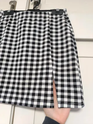 Falda corta cuadros blanco y negro