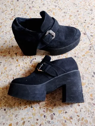 Botines negros plataforma hebilla