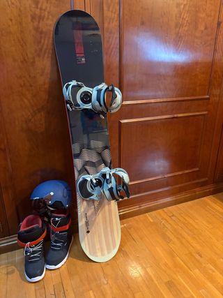 Set Snowboard: Tabla 155cm y Botas Talla 43