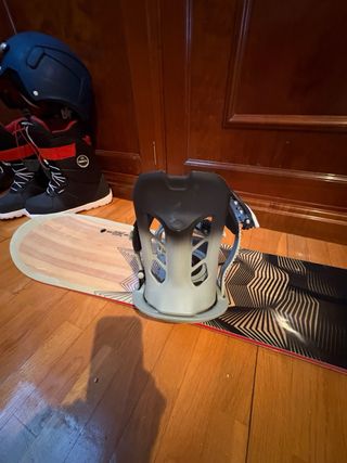 Set Snowboard: Tabla 155cm y Botas Talla 43
