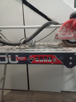 Cortadora de azulejos Rubi DU-200