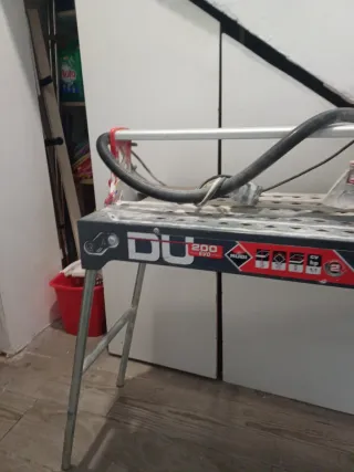 Cortadora de azulejos Rubi DU-200