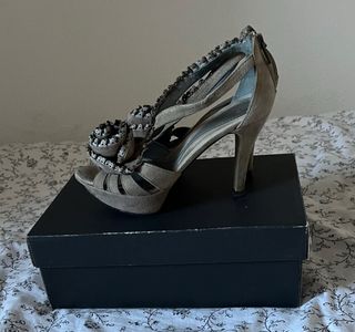 Sandalias Ezzio Tacón Alto Gris