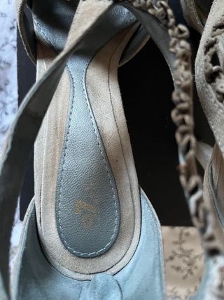 Sandalias Ezzio Tacón Alto Gris