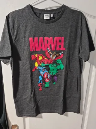 Variedad en ropa nueva/buen estado.Tallas S,M,L