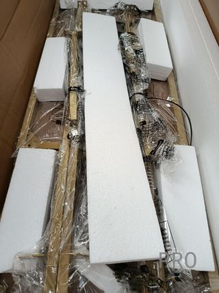 VASAGLE Tavolo Consolle, Tavolo Ausiliare, Vetro Temperato, Struttura in Metallo, con Ripiani, 35 x 100 x 80 cm, Moderno, per Corridoio, Soggiorno, Color Oro LGT022A61