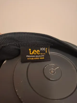 T-shirt Lee Rebel nera