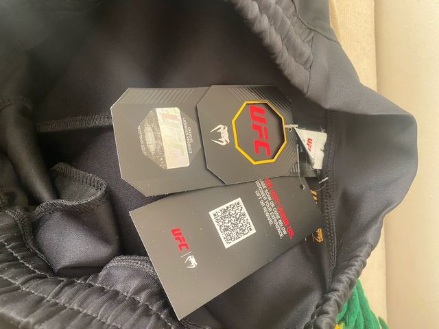 Pantalones deportivos Venum UFC Negro/Dorado