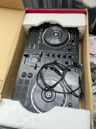 Mesa de mezclas DJ Pioneer DJ