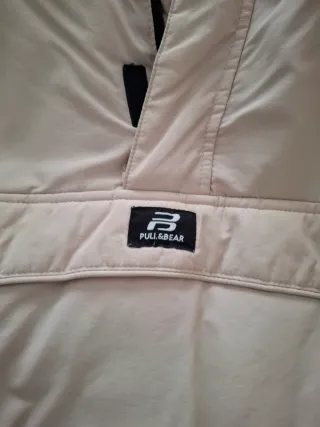 Abrigo Pull and Bear rosa talla S