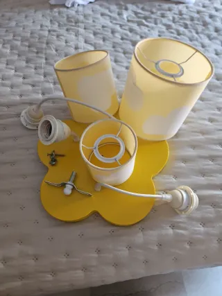 Lámpara infantil flor amarilla