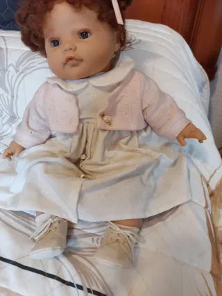 Bella bambola antica acquistata nel negozio ASI