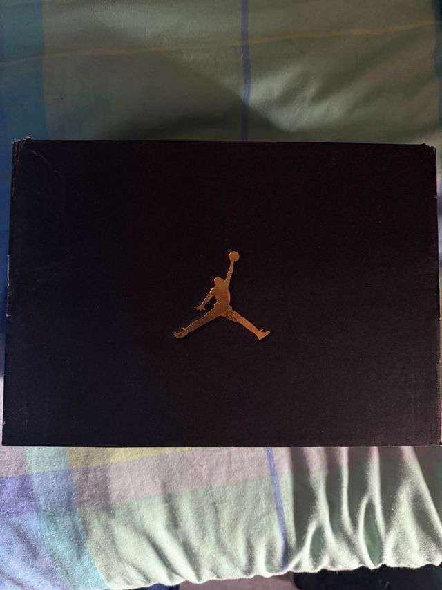 Zapatillas Jordan Rojas y Blancas