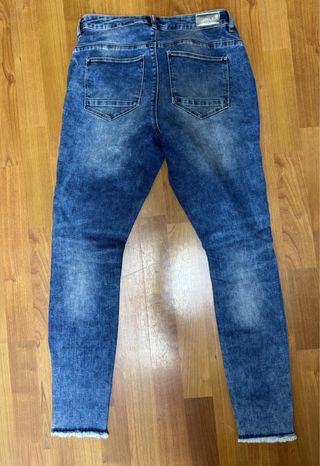 Vaqueros ONLY mujer con perlas