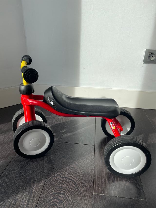 Correpasillos Pukylino Mini Triciclo Rosso
