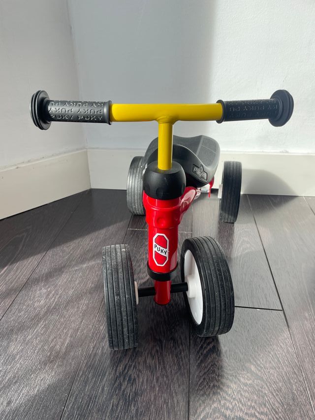 Correpasillos Pukylino Mini Triciclo Rosso