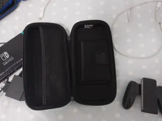 Nintendo Switch + 4 Juegos + Accesorios