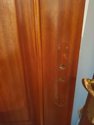 Puerta de madera interior,2,02 Largo, 62 ancho.