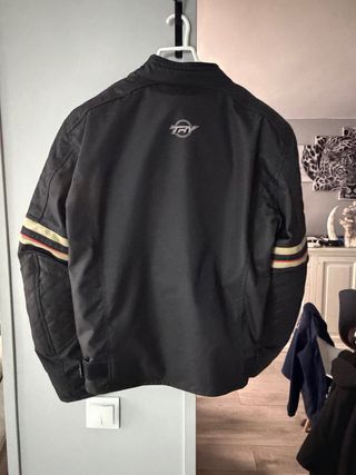 Chaqueta de moto negra