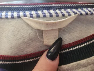 Sudadera gris con estampado de moto