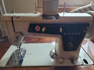 Máquina de coser Singer antigua