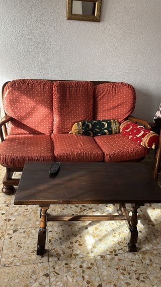 Divano e tavolino in legno massello