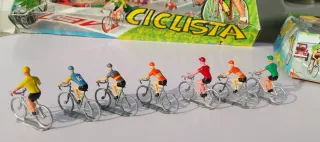 Fantástica Colección de Ciclistas Plomo perf.estd.