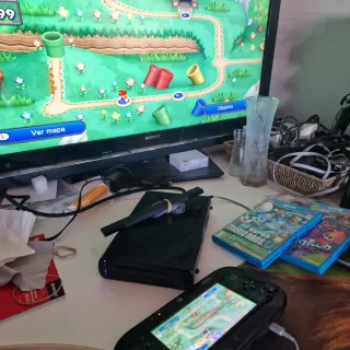 Consola Wii U Negra + 5 Juegos (El gato no)