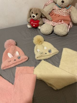 Gorros de lana con pompón y orejas