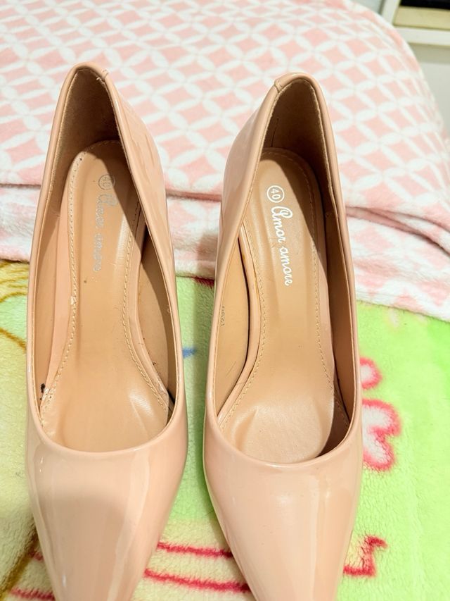 Zapatos de tacón beige