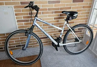 Bicicleta Decathlon 24 plateada