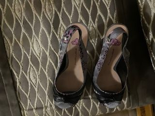 Tacones Morados y Grises