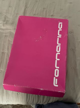 Tacones Morados y Grises