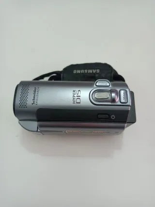 Videocamera Samsung Hyper Dis funziona con batteri