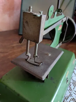 Macchina da cucire giocattolo antica PIMEA