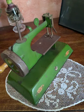 Macchina da cucire giocattolo antica PIMEA