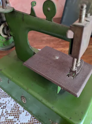 Macchina da cucire giocattolo antica PIMEA