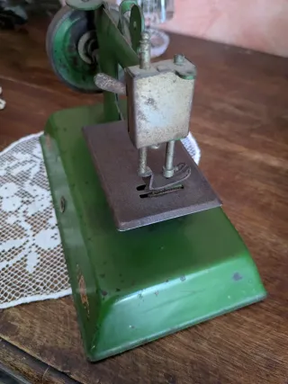 Macchina da cucire giocattolo antica PIMEA