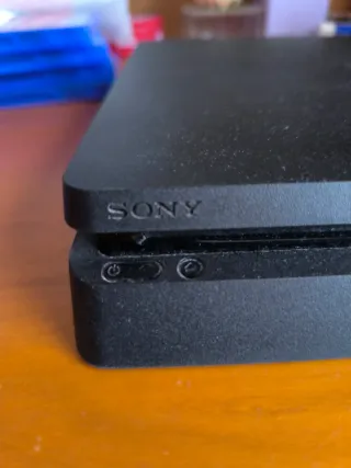 PlayStation 4 Slim 500GB Nera