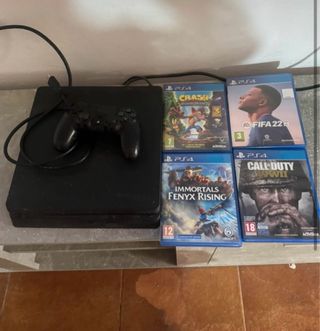 PS4 (PlayStation 4) + 4 Juegos