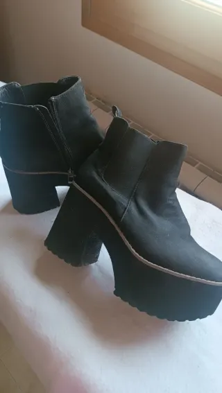 Botines plataforma negros talla 38