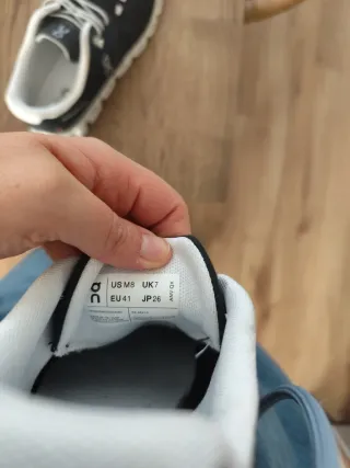 Zapatillas ON Running Negras y Blancas