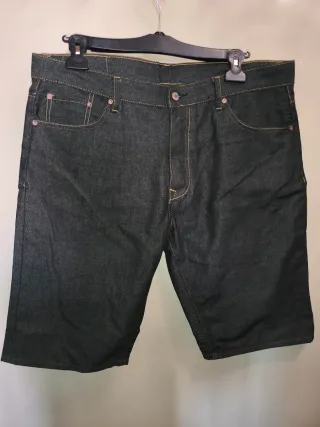 Pantalones cortos modelo  Evisu hombre talla 38