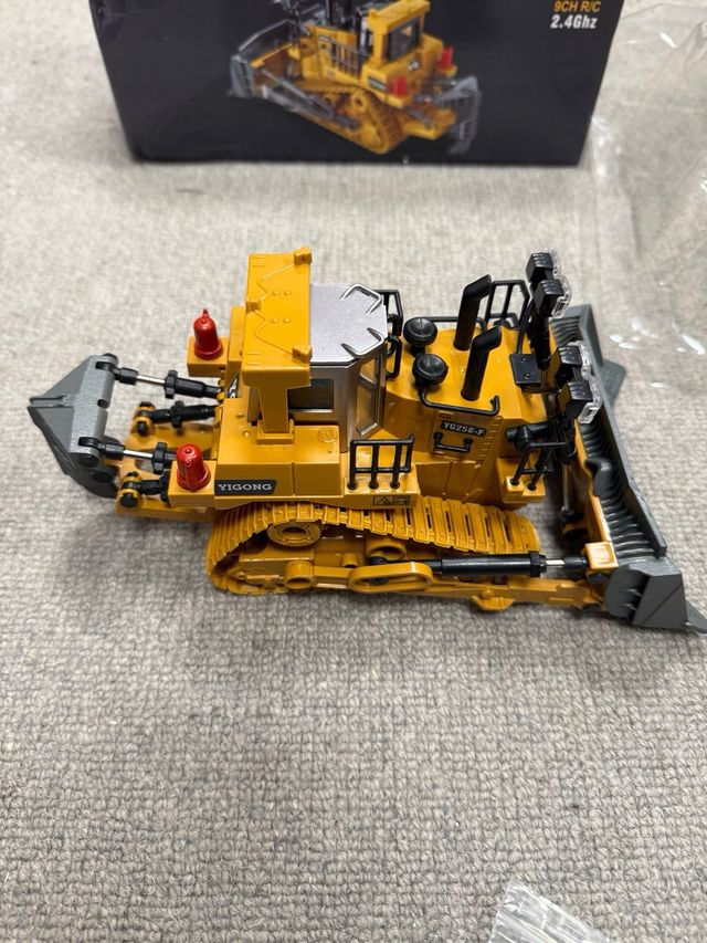 Escavatore telecomandato 2.4GHz