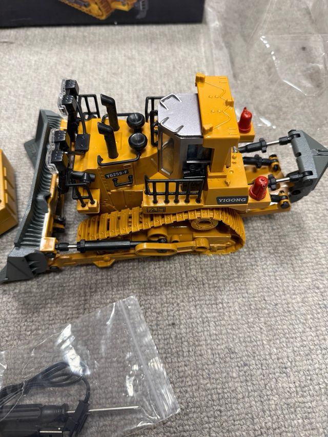 Escavatore telecomandato 2.4GHz