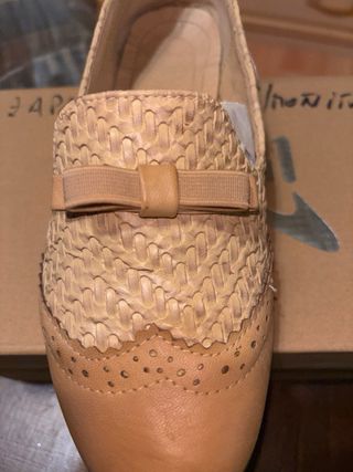 Zapatos de vestir de piel color beige talla 37