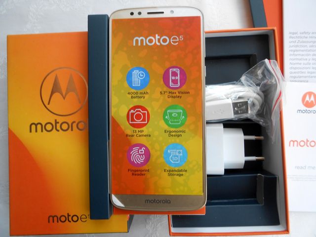Motorola E5 Gold